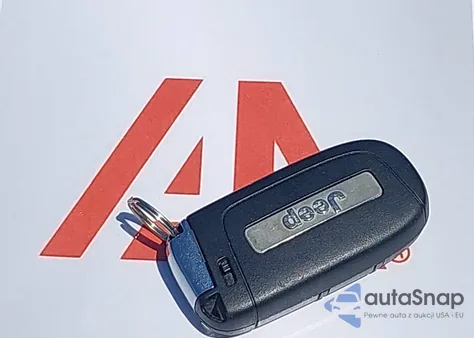 2018 Jeep Compass Latitude Fwd z USA, uszkodzony, nr VIN 3C4NJCBB1JT338496